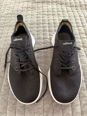 Black Allbirds super light Tree Runner sneakers